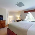 Top Floor Apartment With Pool And Hot Tub By Harmony Whistler